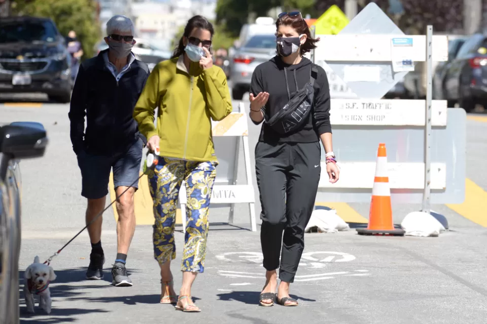 People in masks walking on Page Street, San Francisco, June 2020